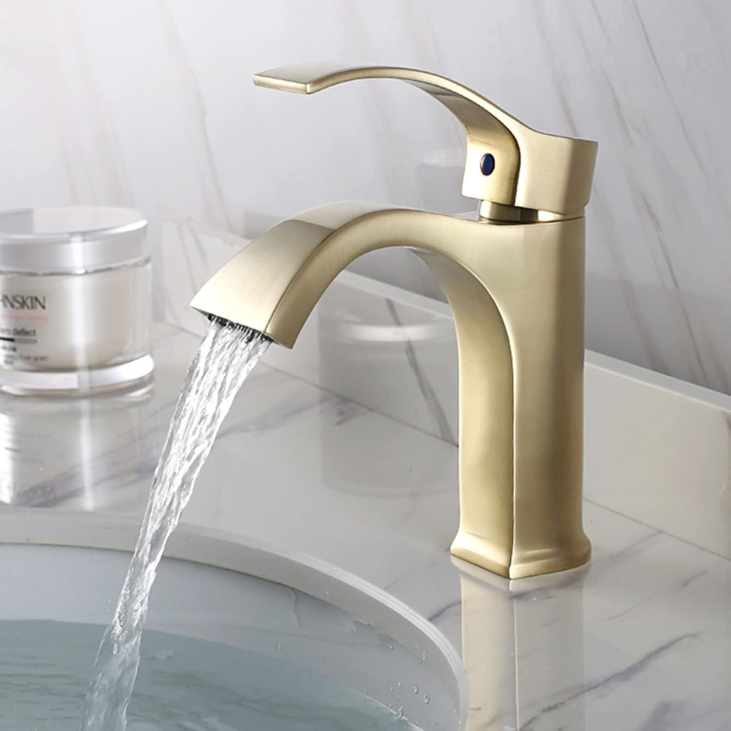 滝型バスルームシンク蛇口ブラッシュゴールド、洗面台用蛇口シングルレバー温水・冷水ミキサーテーピング、シングルハンドルバスルーム蛇口ミ
