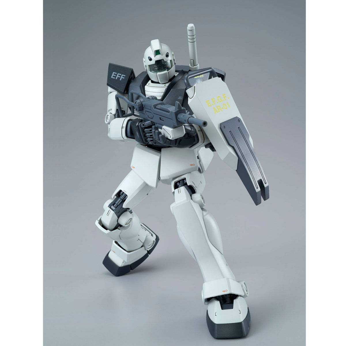 Amazon | バンダイ(BANDAI) MG 1/100 ジム (ホワイト・ディンゴ隊仕様  