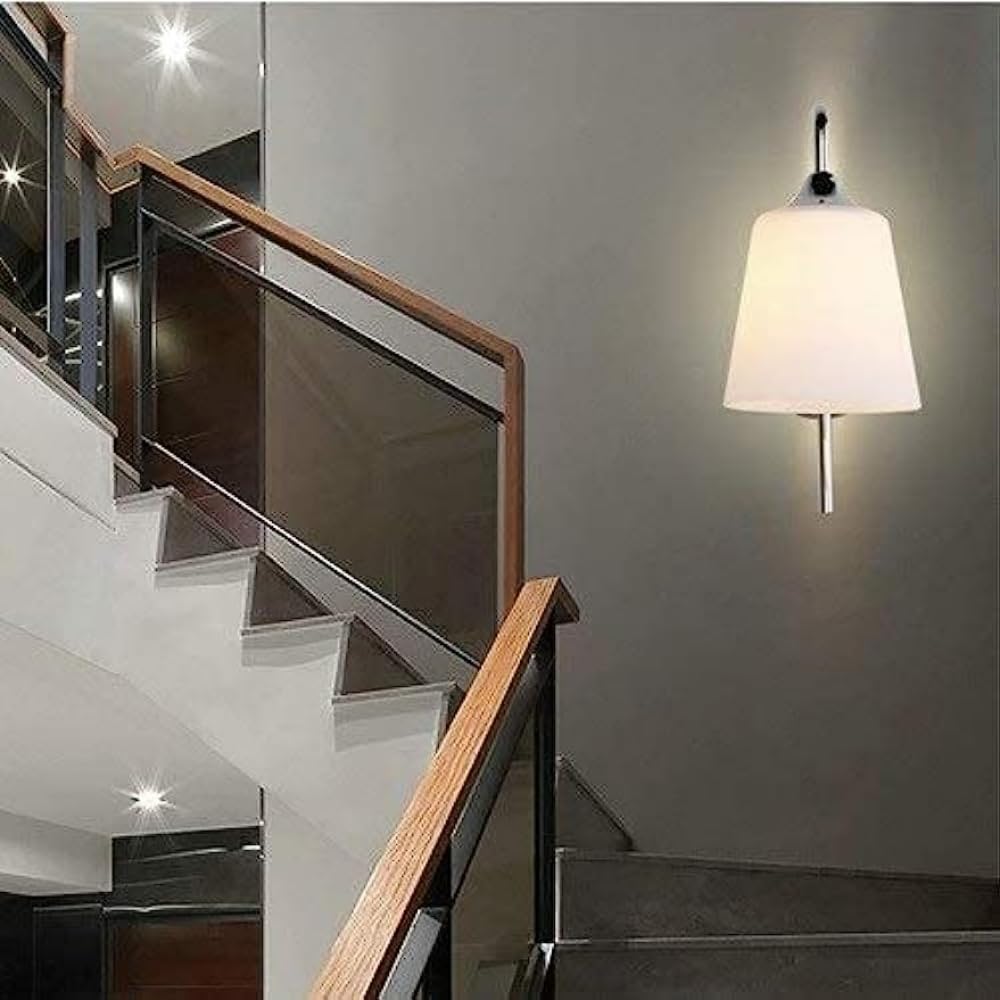 Biały szklany klosz chromowany kinkiet ścienny E27 E27 współczesne oświetlenie ścienne do jadalni, sypialni, szafki nocnej, restauracji, schodów, korytarza