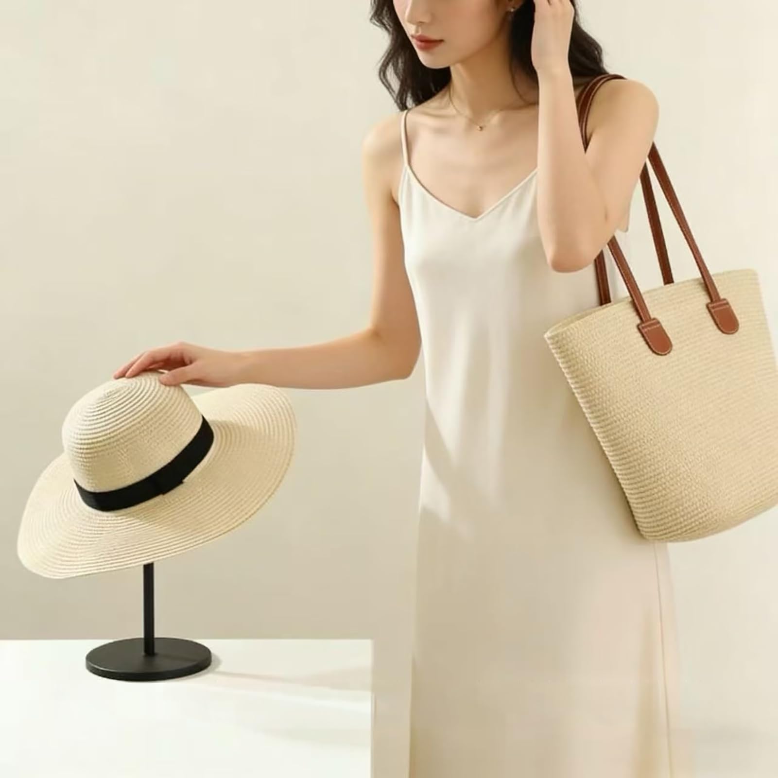 Lot de 2 chapeaux de plage à larges bords rayés en rotin avec sac fourre-tout tissé à la main et sac à bandoulière portable pour vacances, pique-nique, bord de mer