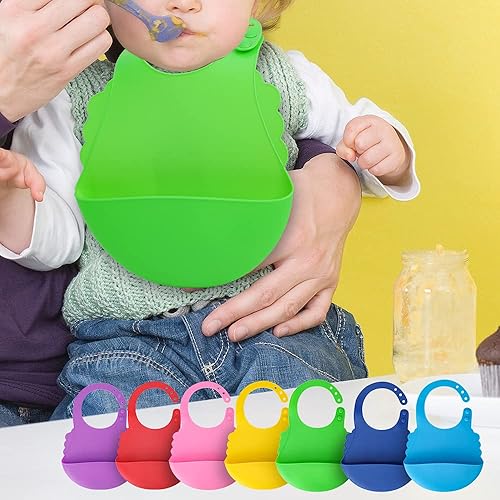 Miniatura 7 de Aricsen Paquete de 7 baberos de silicona para bebés y niños pequeños (6-72 meses), plástico ajustable para alimentación impermeable, fácil de
