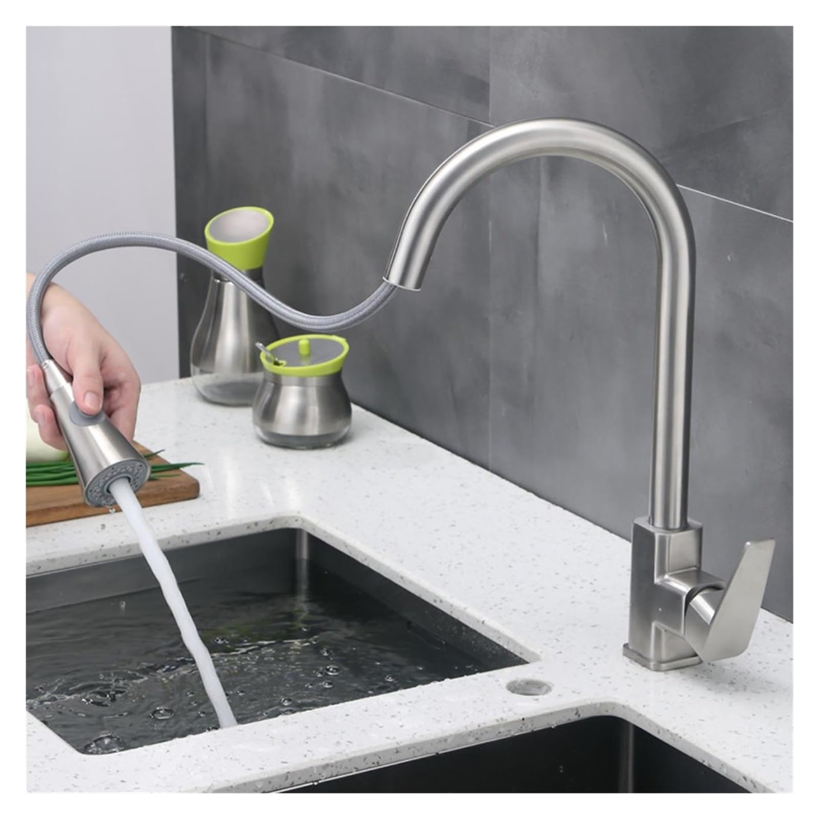 Grifo monomando para lavabo de cocina que facilita el lavado de ollas grandes gracias a sus 360°