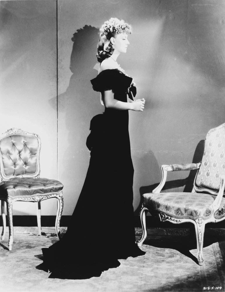 Amazon.com: Greta Garbo in a Gown and Facing to the side Portrait Photo Print (24 x 30): Posters & Prints Amazon.com: Greta Garbo in a Gown and Facing to the side Portrait Photo Print (24 x 30): Posters & Prints