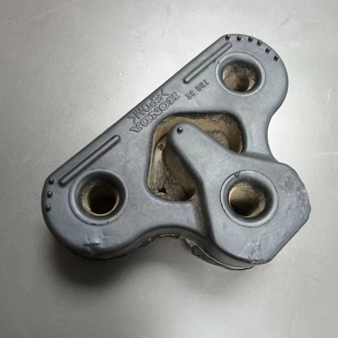 EXHAUST PIPE HANGER 18215TA0A21, Compatible with CP2