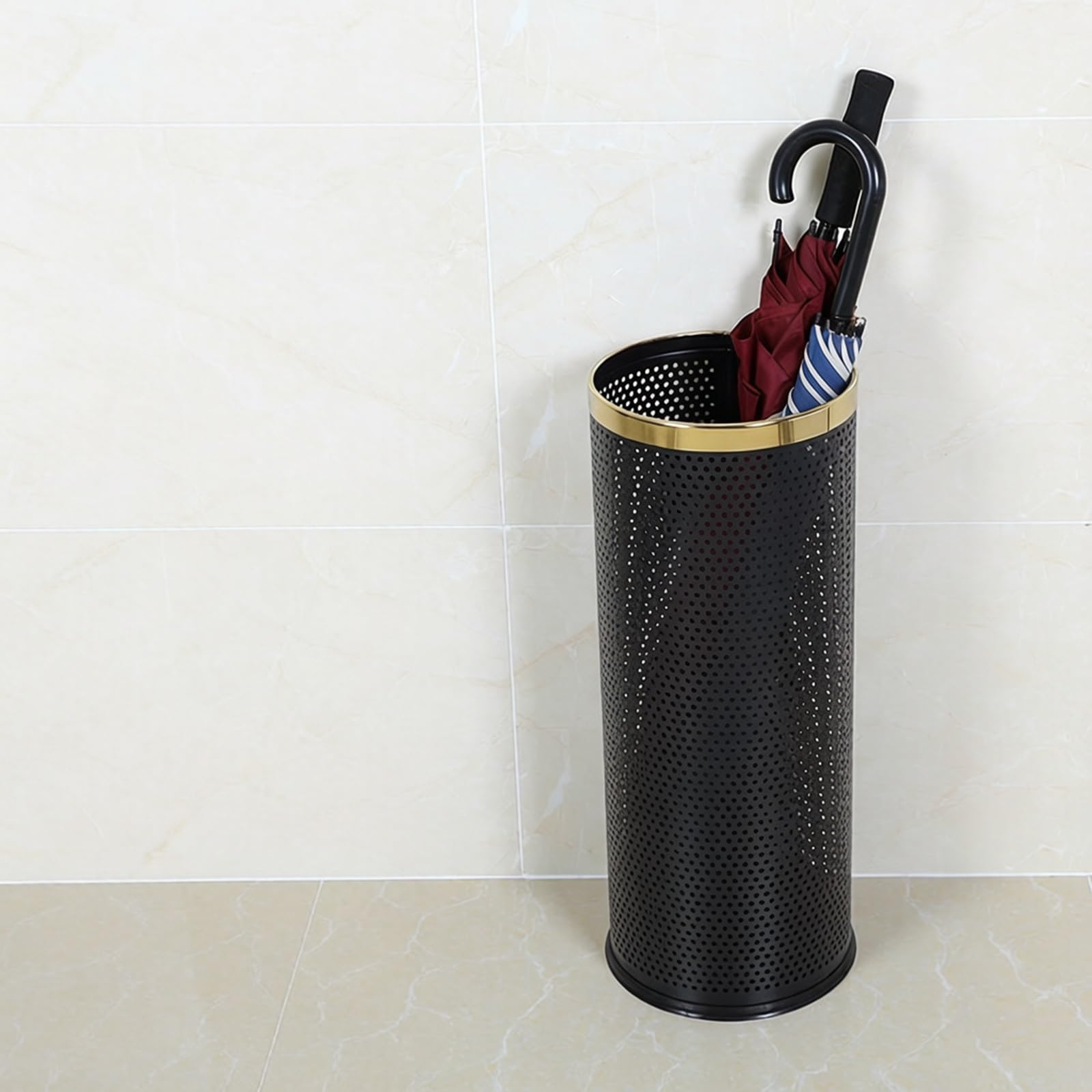 Porte-parapluies grand format pour éviter les sols glissants dans l'entrée