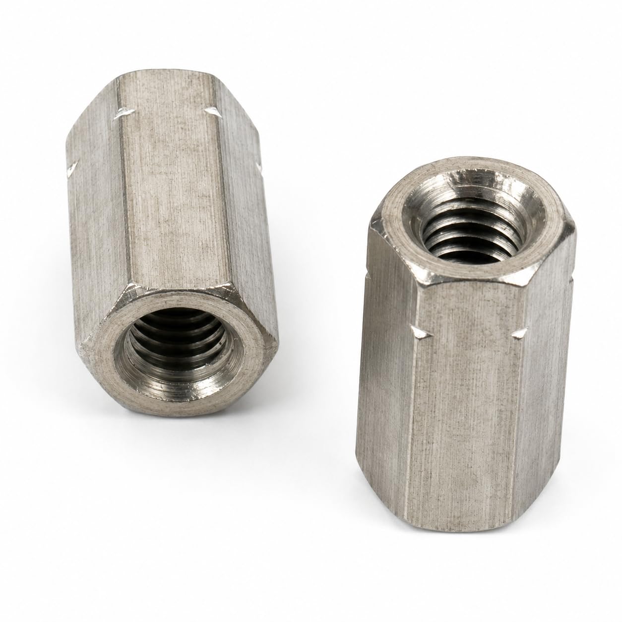 Dado di giunzione DIN 6334 – Dado lungo forma alta in acciaio inox A2 (V2A) | Collegamento e prolunga di barre filettate | Resistente alla corrosione | 25 pezzi – varie misure (M5)