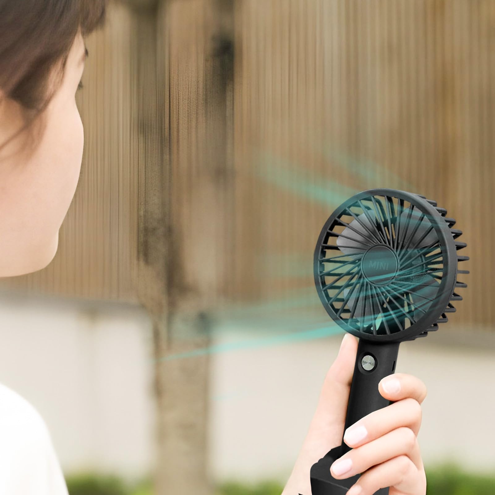 Generico Tragbarer Ventilator – tragbarer Ventilator – persönlicher tragbarer Fan | Kühlung mit 3 Geschwindigkeitsstufen mit Ladestation für Zuhause, Camping, Reisen, Büro, Schlafzimmer, Outdoor, Ven