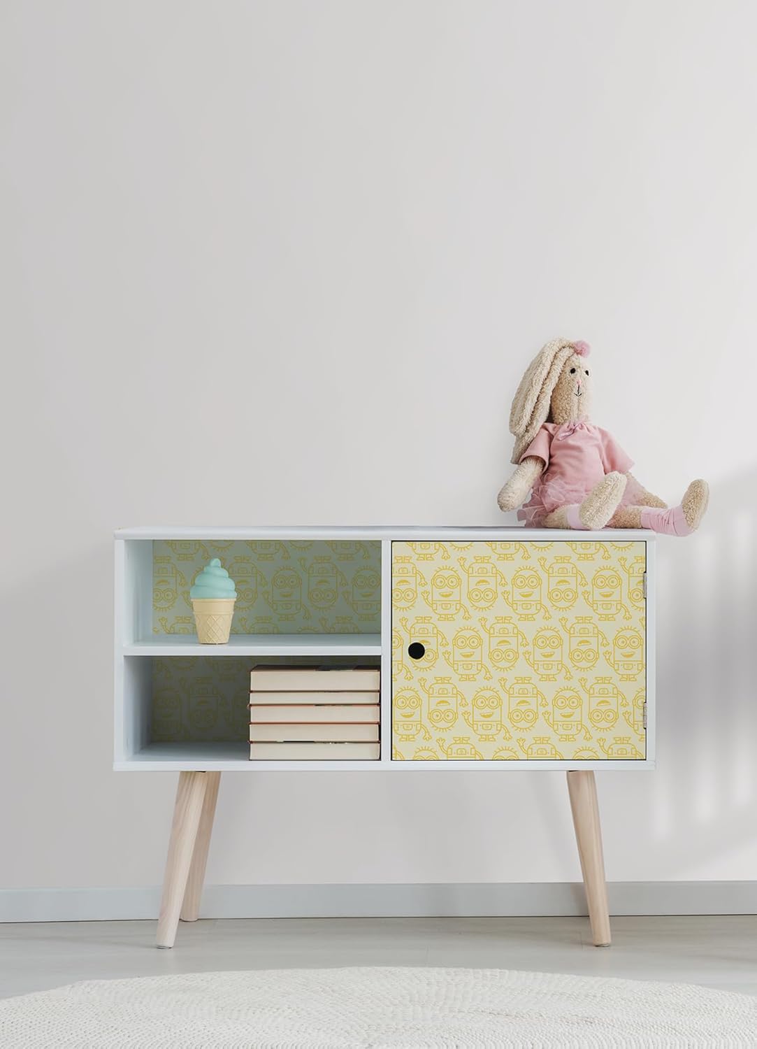 RoomMates Universal Minions Line Art Yellow Peel and Stick Wallpaper, RMK12730PLW