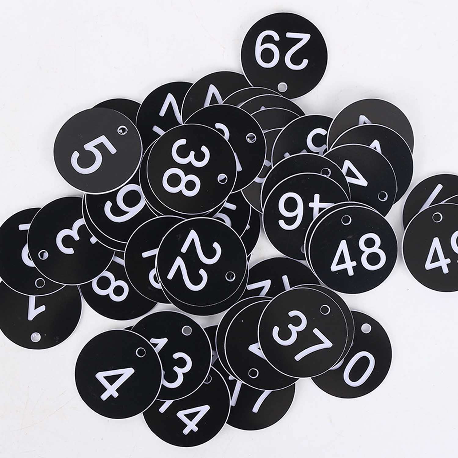 Amazon | タグ キーホルダー 名札番号札50枚 ネーム分類ID