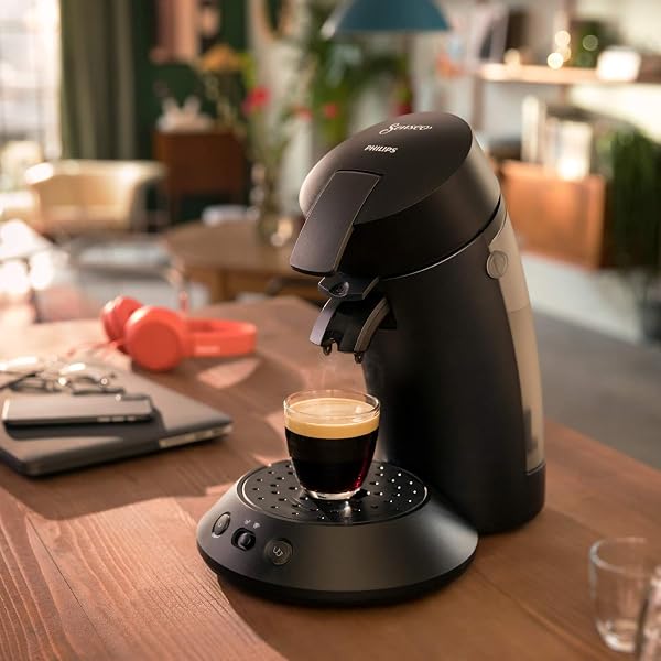 Philips Senseo Original Plus Kaffeepadmaschine – Kaffeestärkewahl, Coffee Boost Technologie, Umweltfreundlich, Zwei-Tassen-Funktion, 0,7L Wassertank, Schnelles Aufheizen, samtige Crema (CSA210/60) - 2