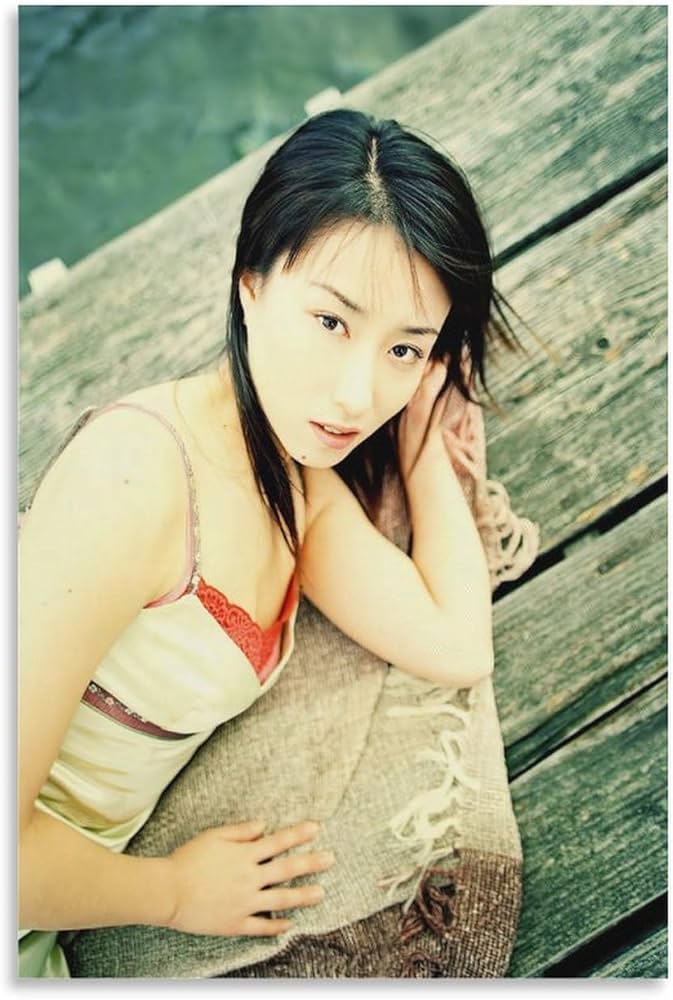 Amazon.co.jp: 真中瞳東風万智子グラビア水着画像写真ポスター156