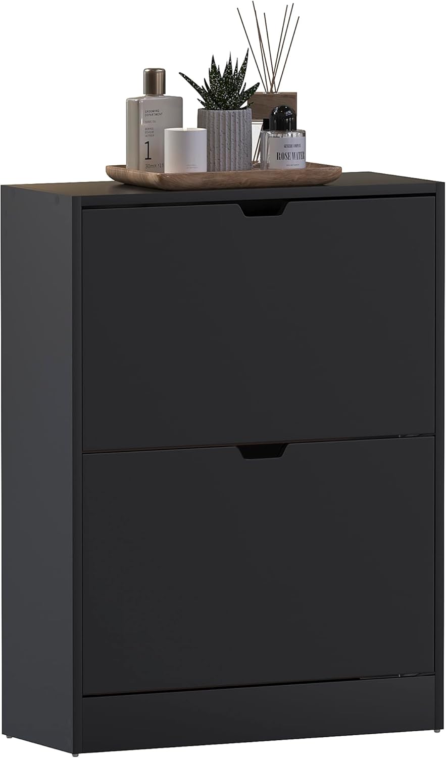 Image illustrating how the adjustable shelf works for different shoe types, showing a flat shoe and a high heel.