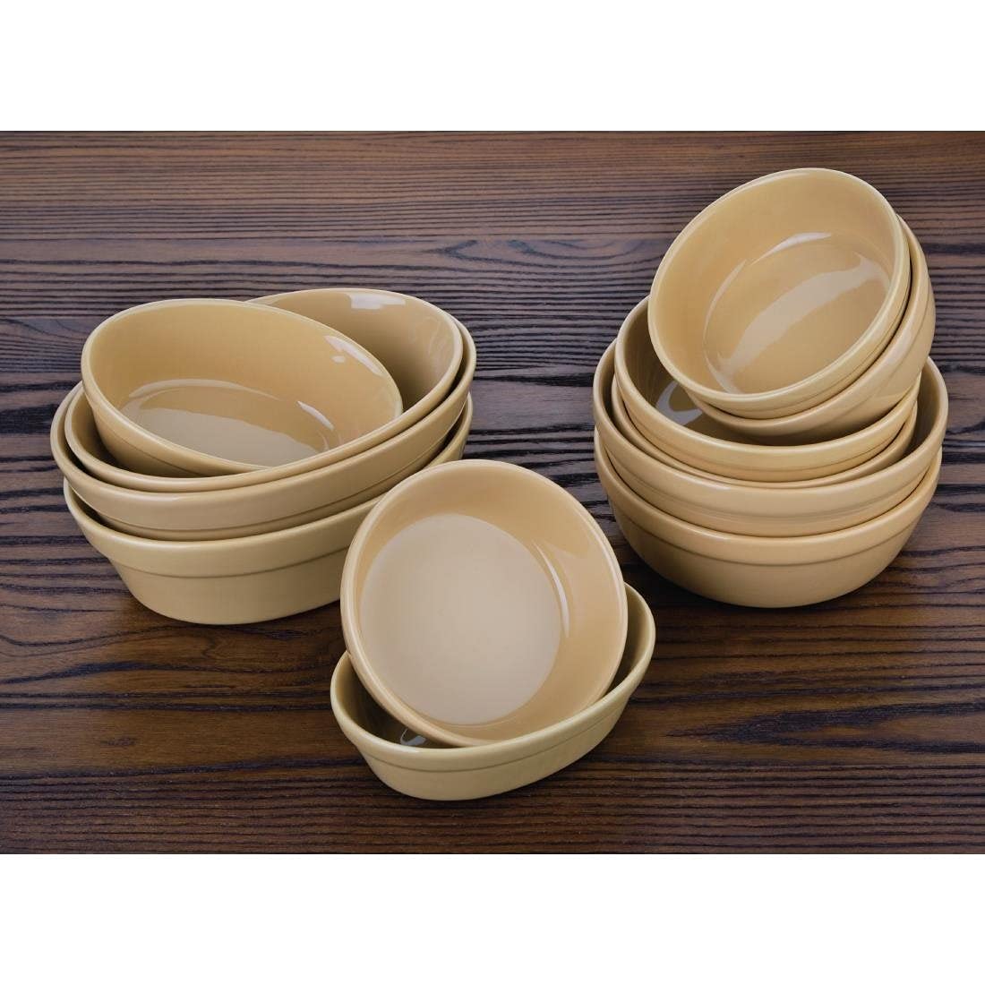 Olympia Ceramiczna okrągła miska do ciasta - wymiary: 11 cm. Ilość pudełek 6.