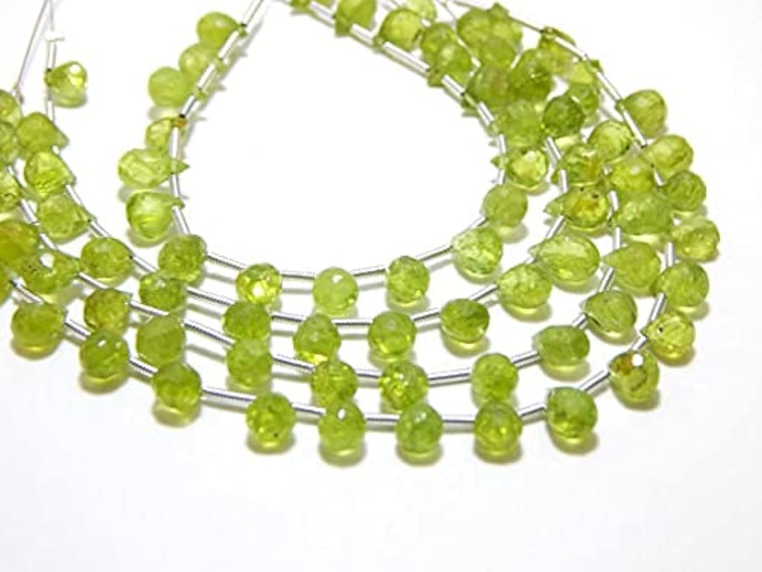 Perles péridot facettées en forme de goutte de 5mm pour création de bijoux de 17cm