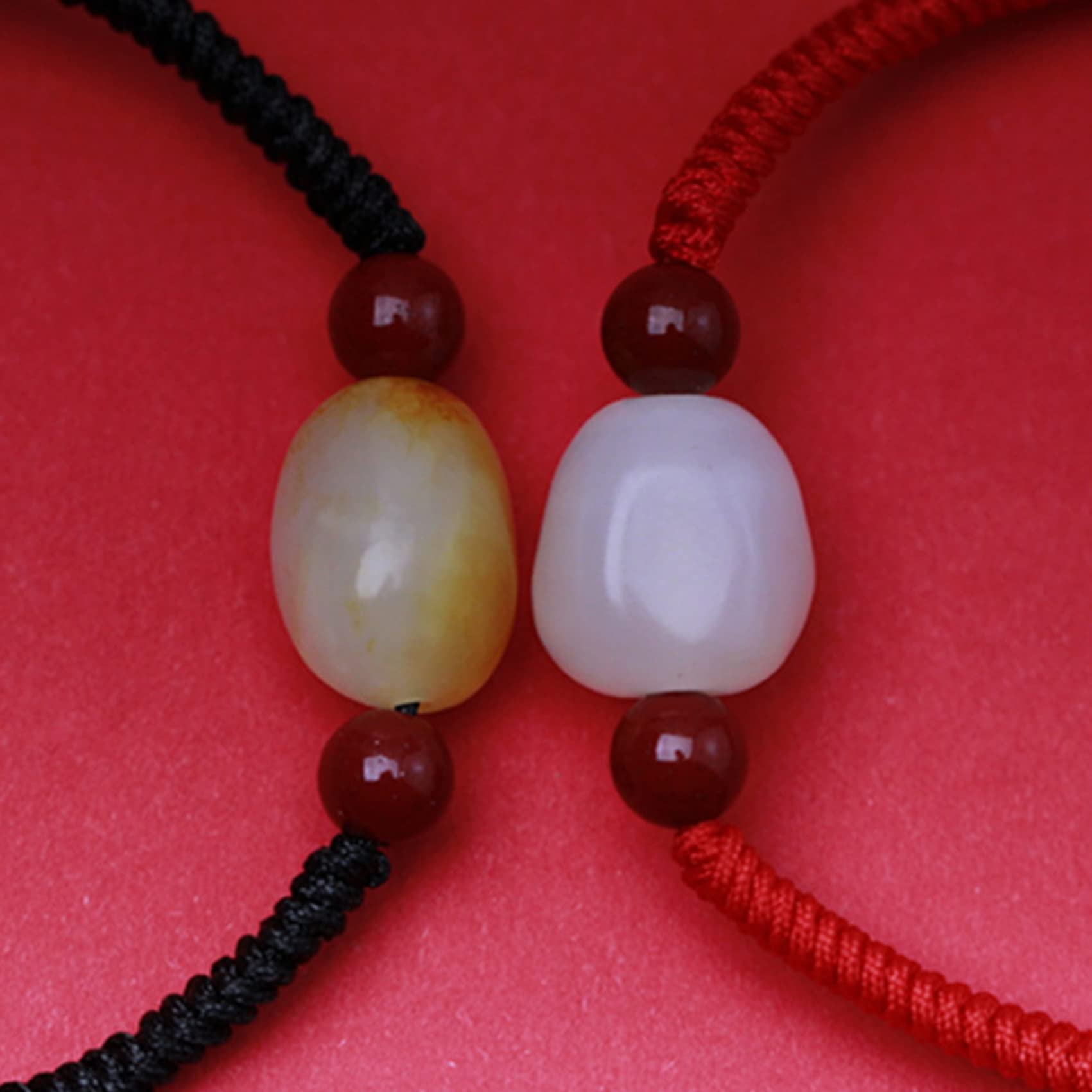 Brazalete encantado Piedra preciosa natural Hetian Jade Pulsera Pulsera de hilo rojo Pulsera de cuentas de cristal irregular for mujeres Hombres Amuleto Pulsera de buena suerte Regalos de joyería for