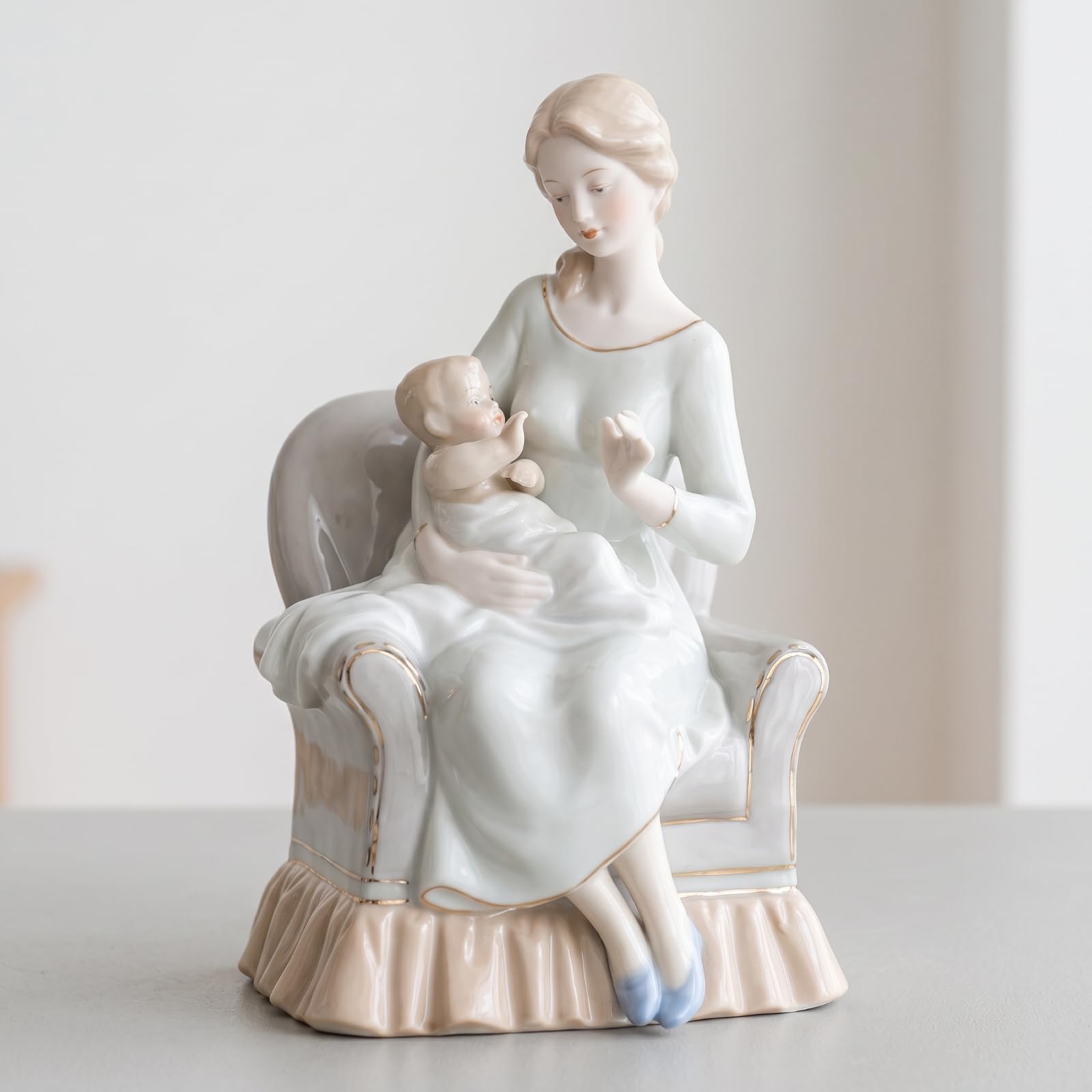 F Fityle Figura de Cerámica Hijo Estatua Escultura Adorno Escultura Decorativa de Mesa con Trazos Pintados a Mano y Suavizados Adecuada para Sala de Estar