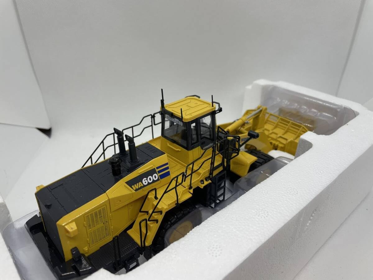 UH 1/50 コマツ ストーンブロックローダー KOMAtsu WA600-8 Stone