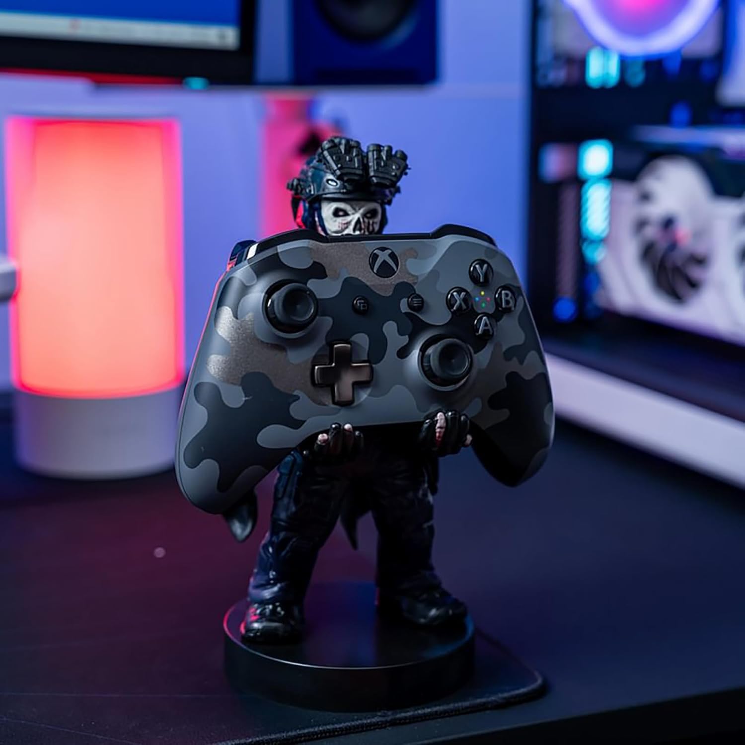 Exquisite Gaming: Call of Duty: Zombie Ghost - Controller originale Cable Guys e supporto per telefono, supporto per dispositivo da collezione, personaggio con licenza ufficiale
