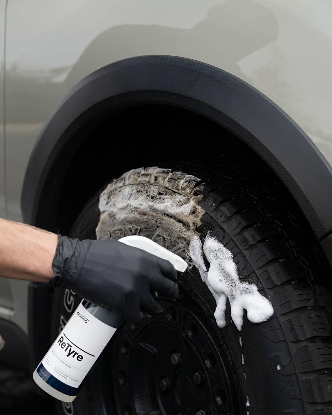 CARPRO ReTyre Car Tire & Rubber Cleaner: All in One Tire & Wheel Cleaner, Car Wash Wheel Cleaning Spray for Car Detailing - Clean New Tire Look - 1 Liter (34 fl oz) - Image 3