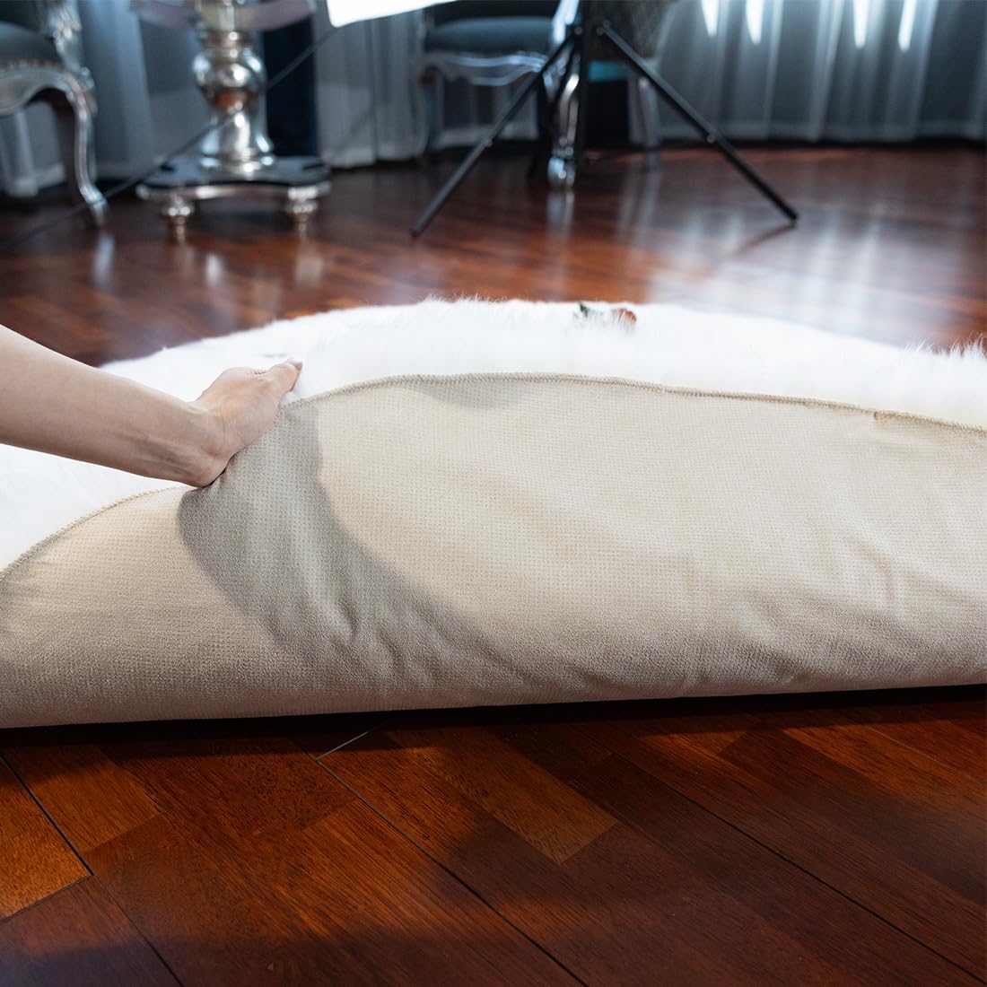 LLB Genuine Sheepskin Rug Plush Soft Throw Area Rug Fur Carpet Fluffy Shaggy Sheepskin Rug for Living Room Kids Bedroom Luxury Home Decor Rectangle (Ivory White, Round 48'')