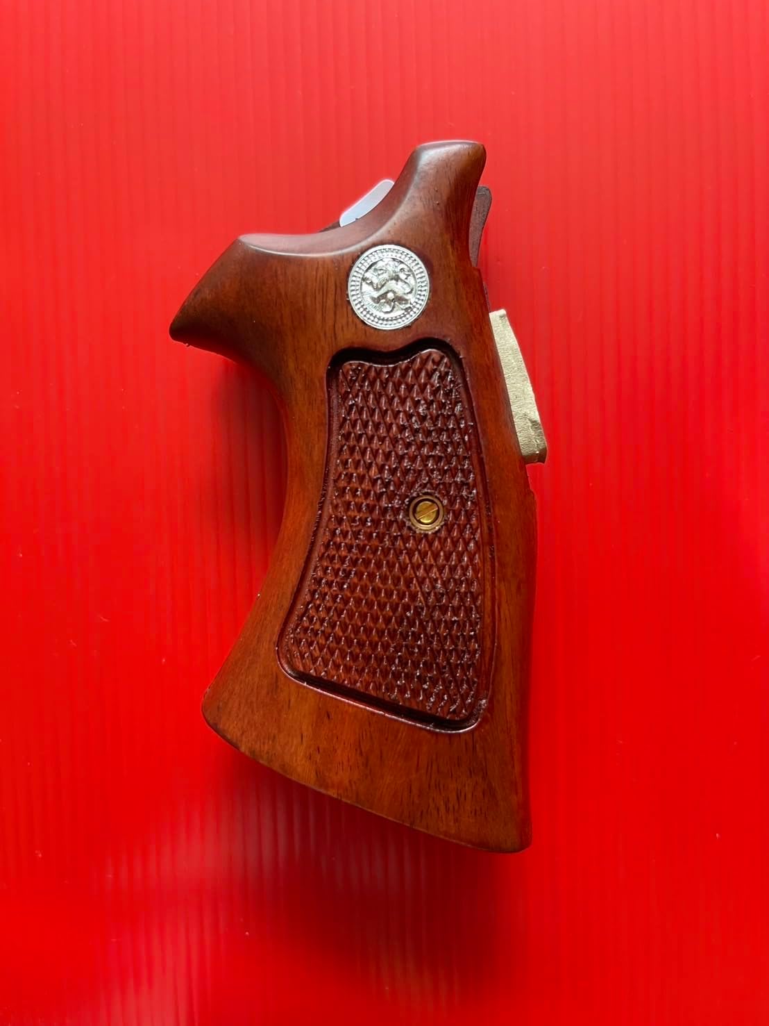 Hardwood Handgun Grips Compatible with Smith and Wesson N Frame Round Butt Revolvers Finger Groove Checkered Design Deluxe Classic Handmade Craft Handcraft