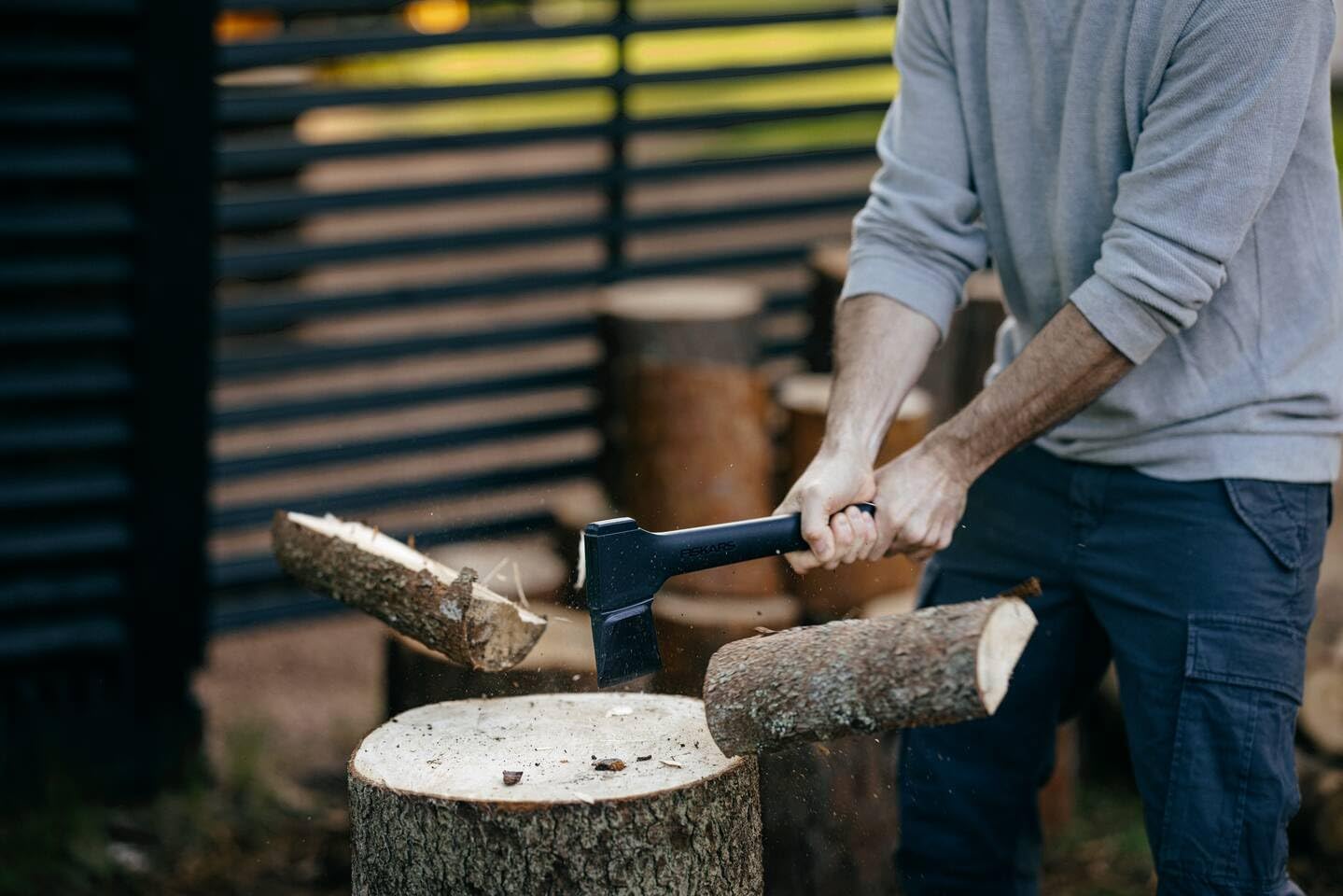 Fiskars Splitting Axe, Solid, with Protective Cover, Non-Stick Coated, Steel/Plastic and Glass Fibre Handle, Black/Orange, A11, Length: 49 cm, 1.1 kg, 1051086