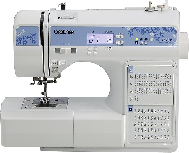 Brother CS7205 Machine informatisée, 150 Des points de repère construits, 1 Police, Table large, 11 Pieds à coudre, blanc