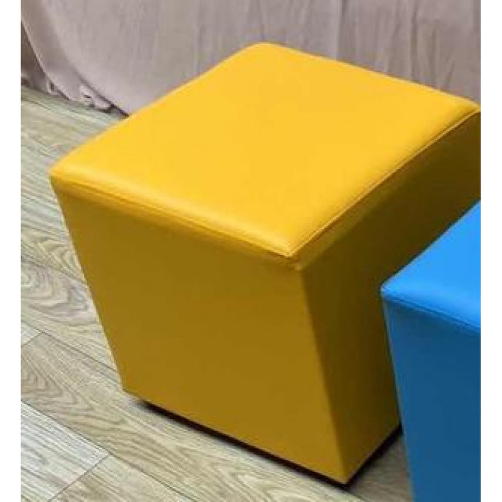 THLD スツール オットマン チェア 1人掛け 腰掛け チェアー 四角型 椅子 いす イス リビング イエロー 40*40*40cm 玄関 北欧 キューブ おしゃれ シンプル ミニスツール フロアスツール 1人掛けチェア 椅子 ミニチェア ベンチソファ 足置き 玄関椅子