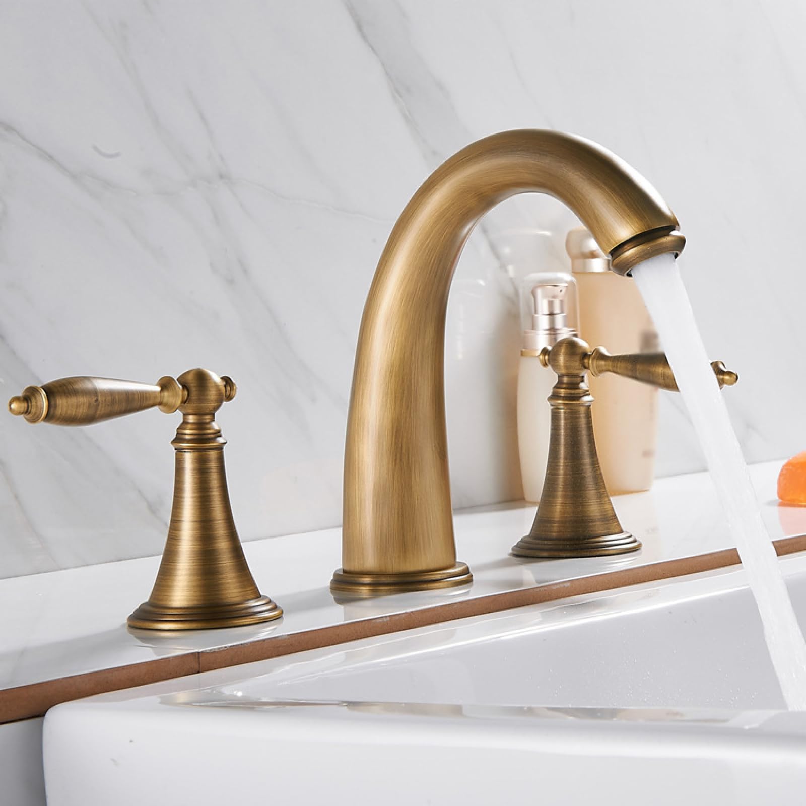 Robinet de salle de bain 3 trous en laiton massif durable