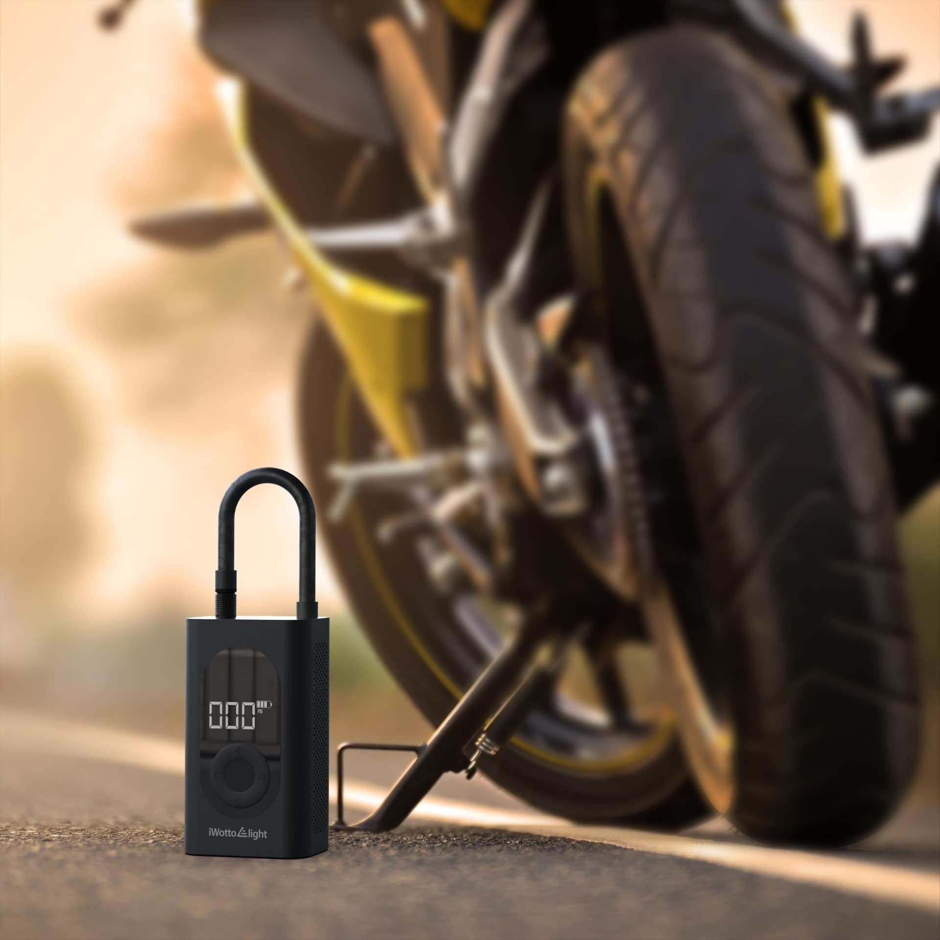 iWotto Przenośna pompka elektryczna - cyfrowy wyświetlacz LCD z czujnikiem i latarką LED - kompresor do samochodów, motocykli, rowerów i piłek - bezprzewodowa pompka elektryczna - powerbank