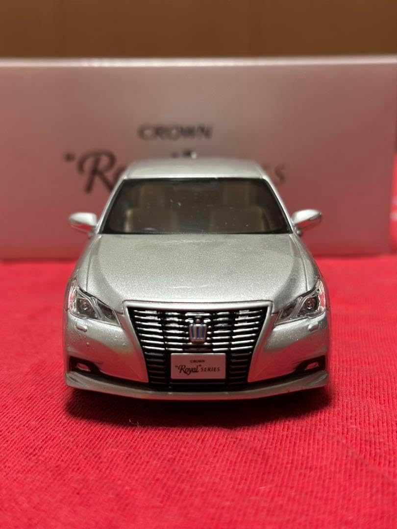 1/30 トヨタ クラウンロイヤル ロイヤルサルーン 210系 前期 カラー