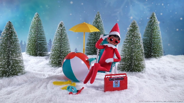 The Elf On The Shelf – Polar Props – Ensemble Plage Avec Chaise, Parasol, Masque, Tuba, Ballon, Radio – Accessoires Pour Lutin Scout