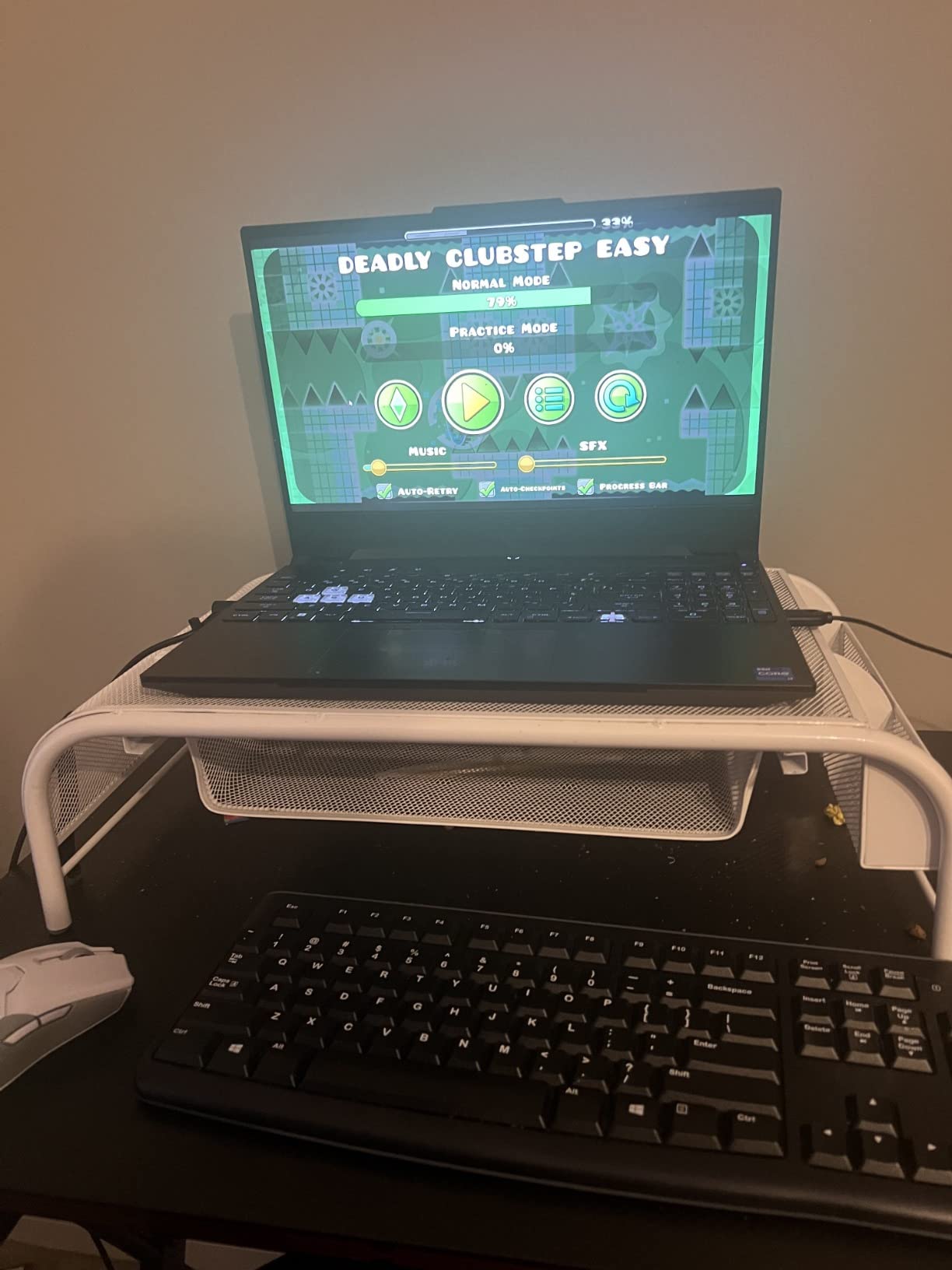 4/mo Finance Mind Reader MESHMONSTABLK Metal Mesh Monitor Stand and