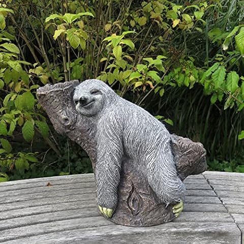 Unibest Gartendeko Faultier am Baumstamm Stein-Optik Gartenfigur Magnesium-Oxid GW9560 Cover