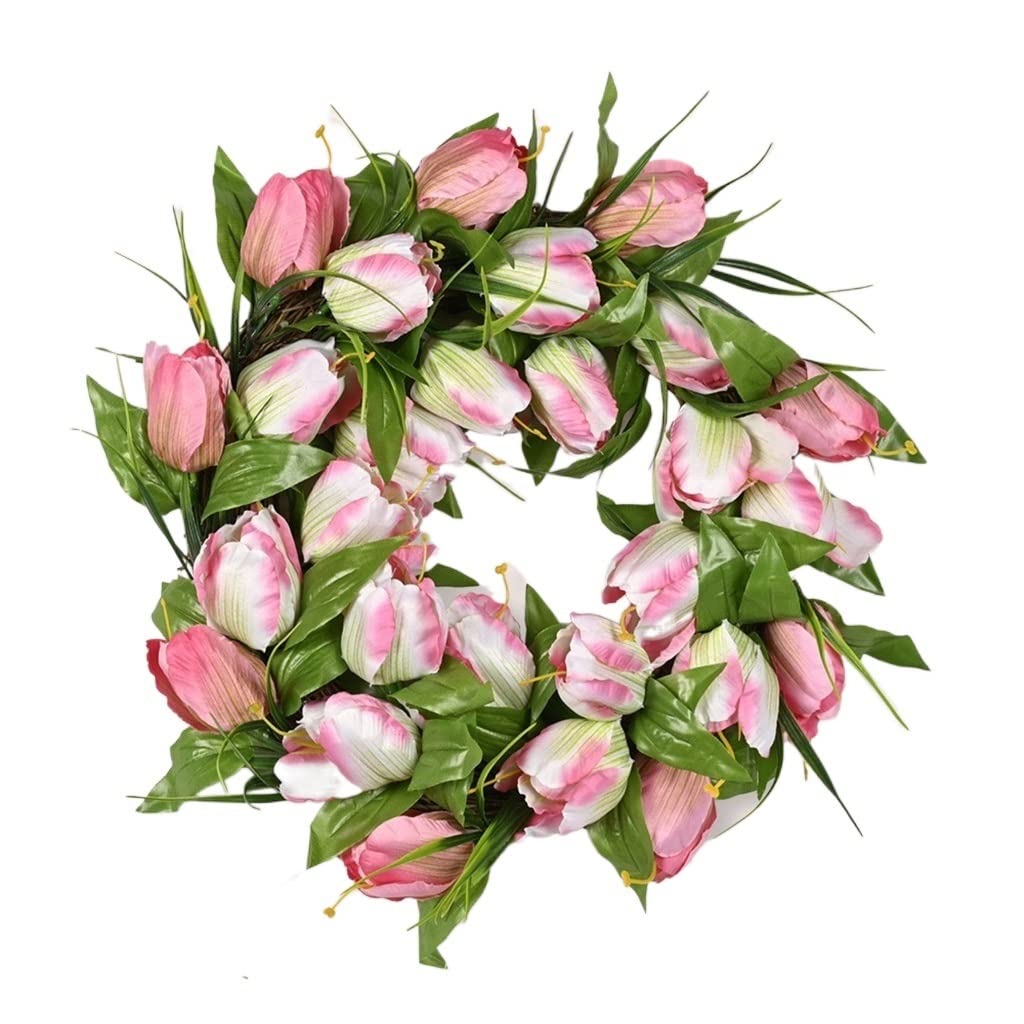 Décor de forêt intérieur avec guirlande tulipes et couronne rotin