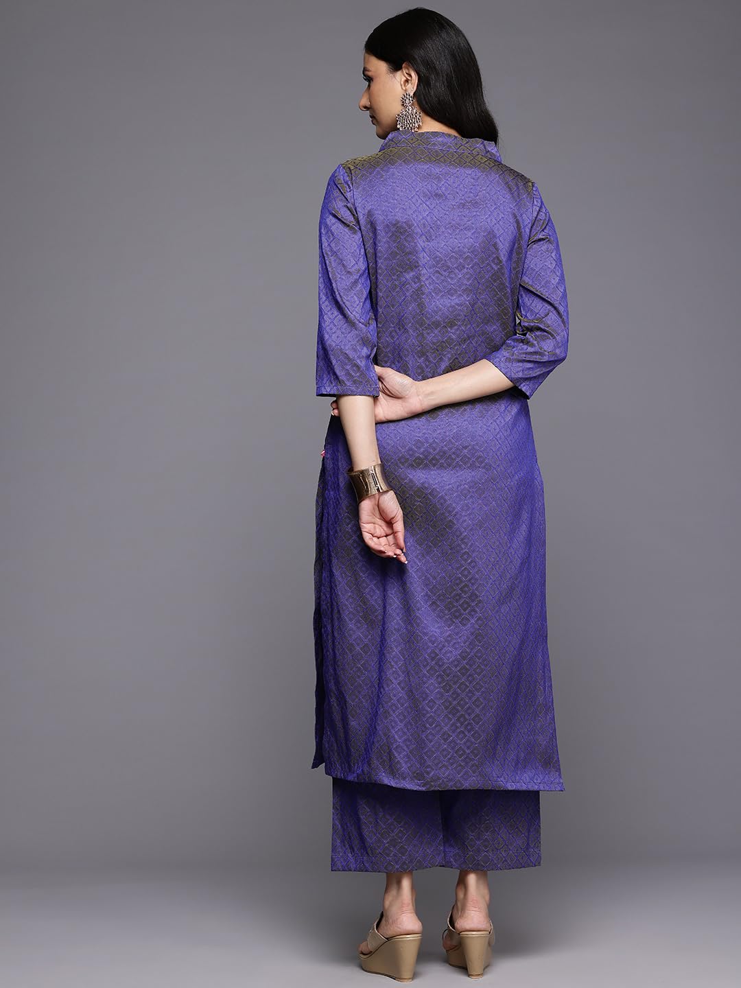Varanga Women Blue Jacquard V Neck Kurta With Bottom And Dupatta