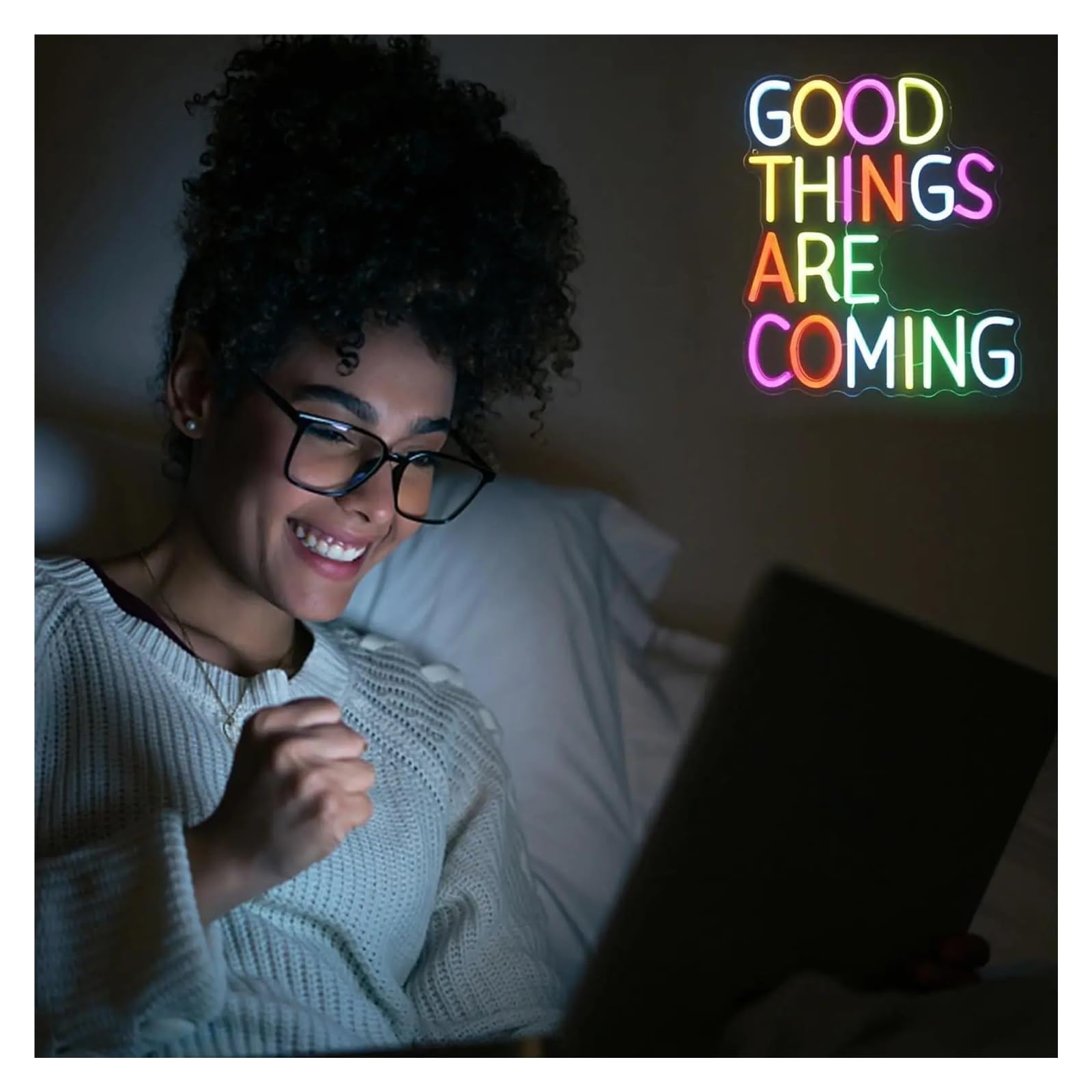 XENITE Luces Art Decoration Christmas Letrero De Neón Good Things Are Coming Con Citas Inspiradoras, Regulable Por USB, Para Dormitorio, Bar, Oficina, Sala De Lectura, Decoración 37.5х32cm