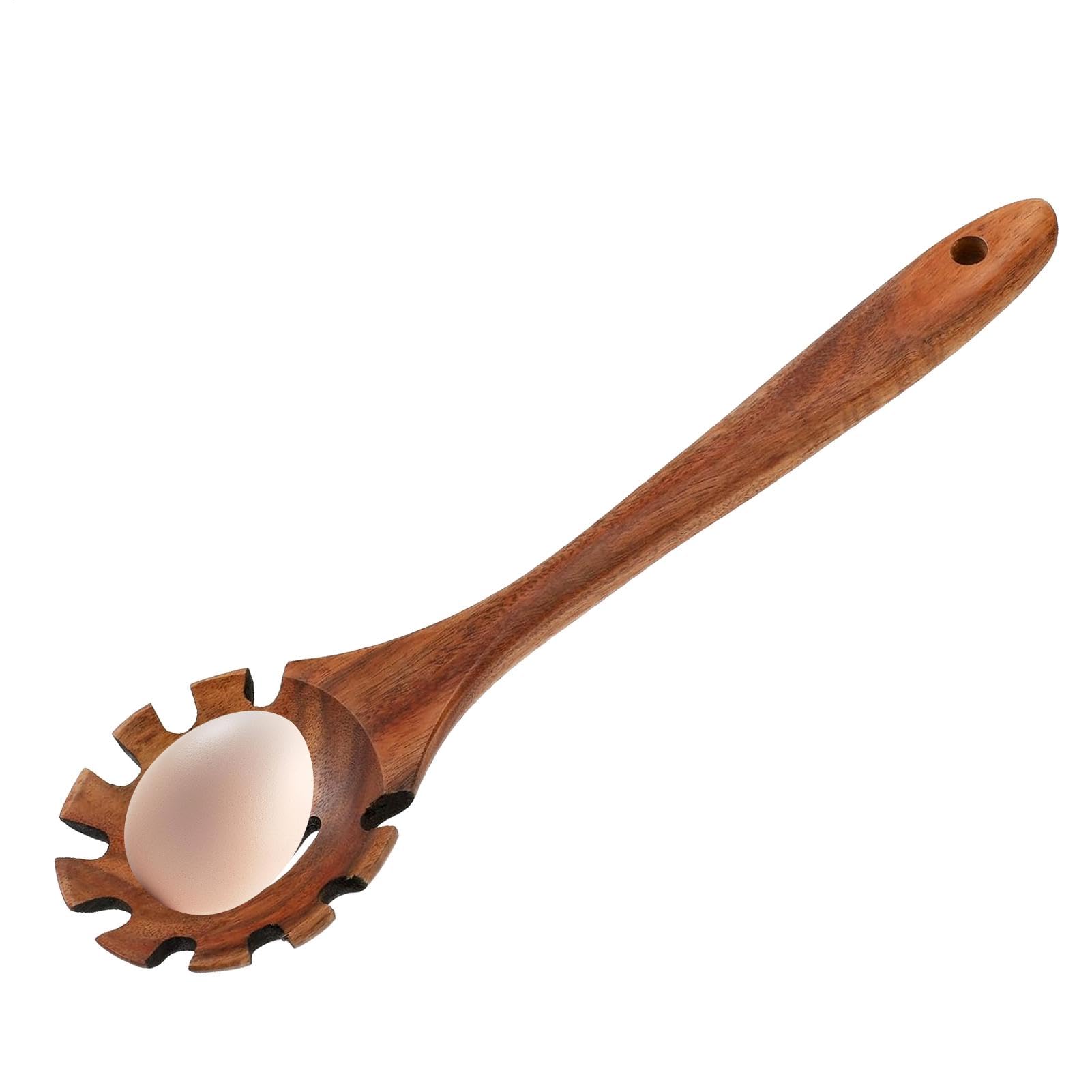 Cucharones de madera para cocinar pasta con acabado natural