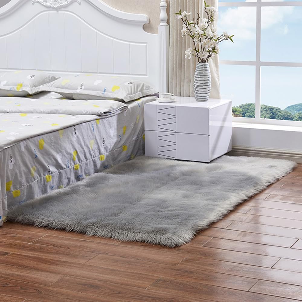 TEPPOIC Faux Sheepskin Rug Soft Fluffy Fur Area Rugs Shaggy Carpet for Bedroom Rug Decor Furry Rug Rectangle Washable Anti-Slip Mats Floor Sofa Bedside Carpet Home Decor (Gray,40 * 40cm)