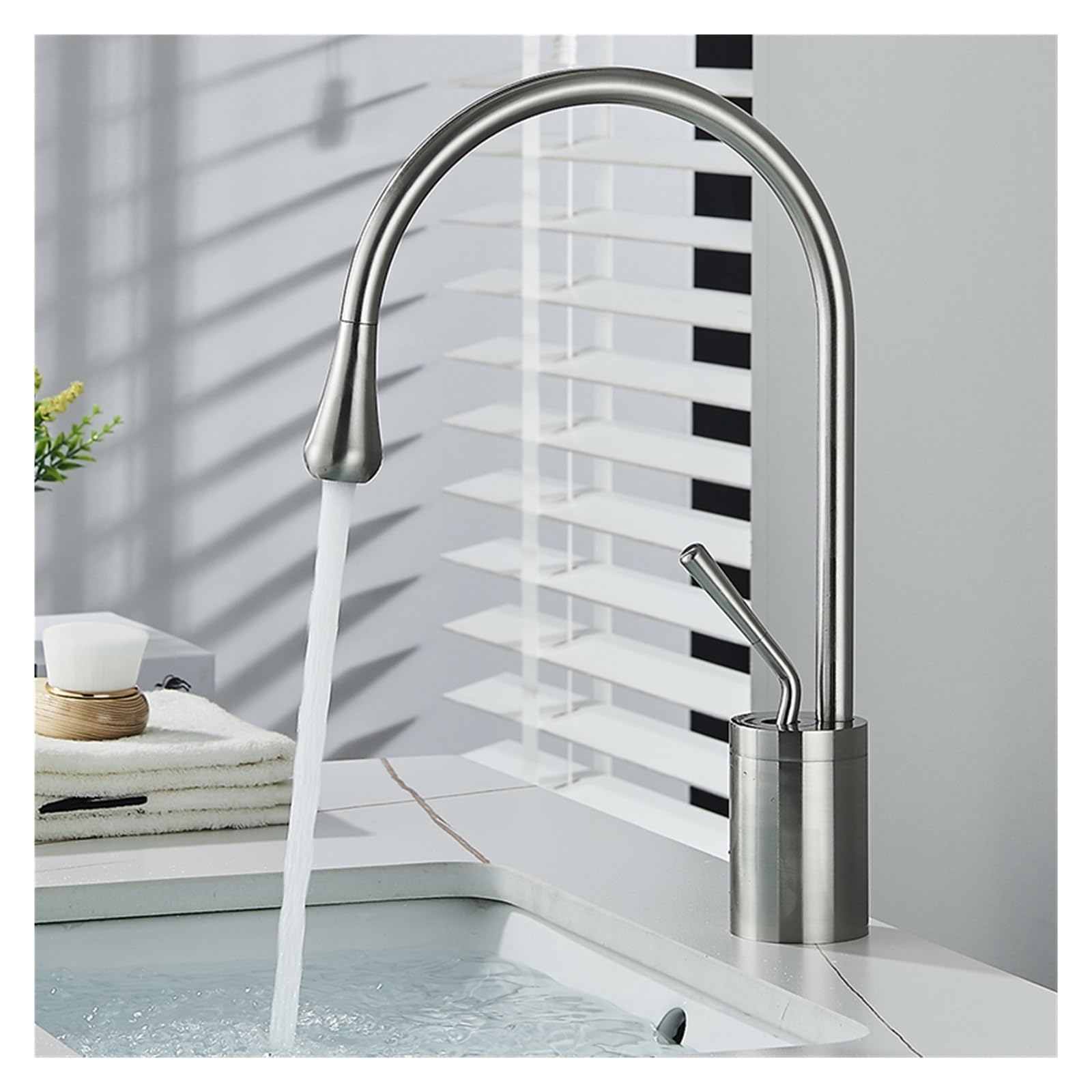 ZQFHSX Matte Black Kitchen Faucet with Pull Out Sprayer 360° Swivel Countertop Mixer Hot & Cold Water Sink FaucetModern Nickel Finish for Stylish Kitchens
