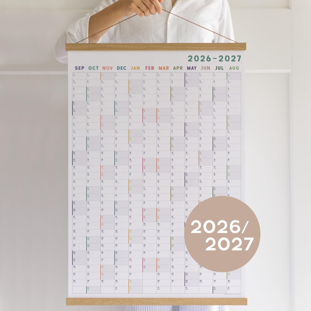 Schuljahres Wandkalender 2026/2027 mit Eichenholzaufhänger- Premium gerollt, 70x100 cm Terminkalender für Lehrer Büro & Planung