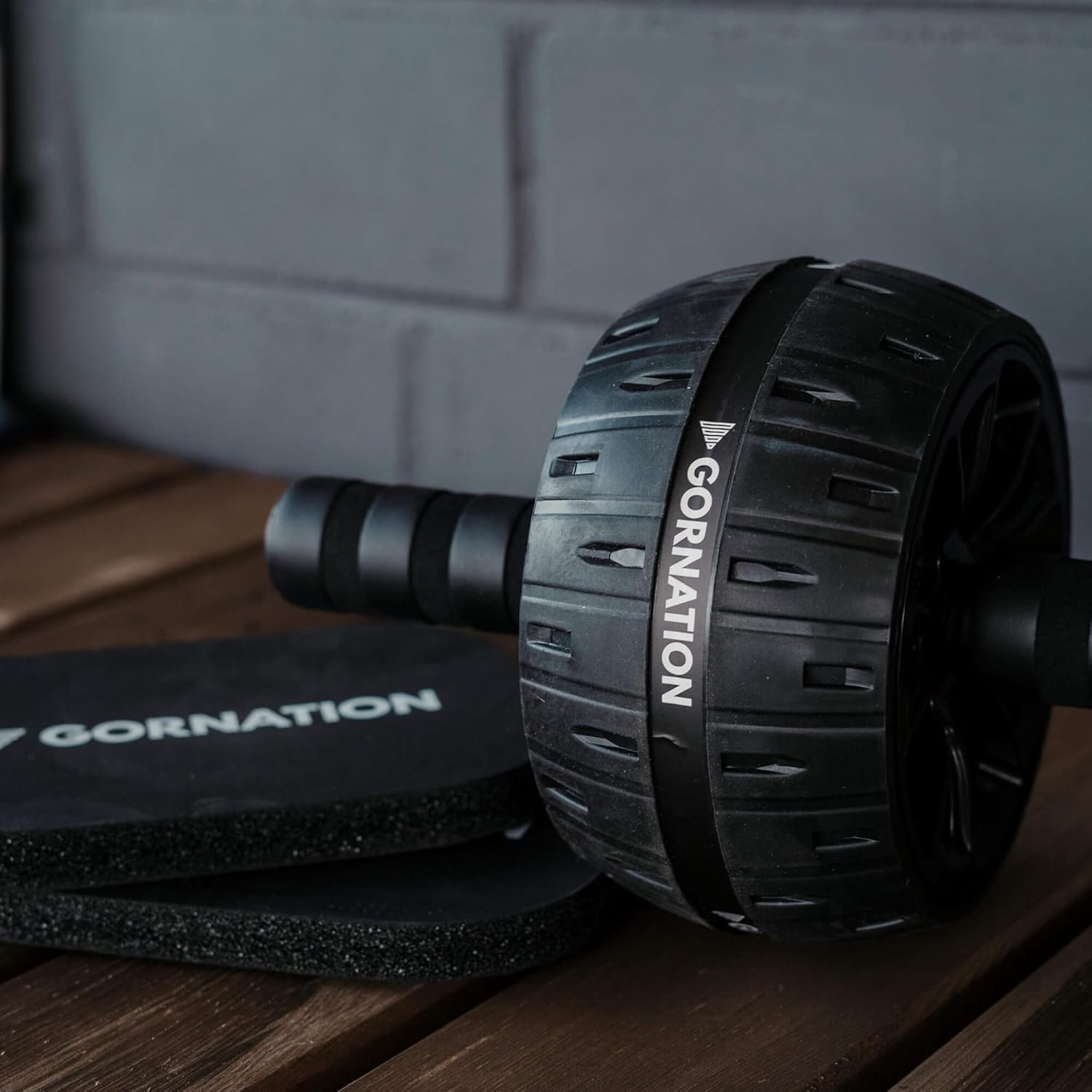 GORNATION Ab Wheel - skuteczny trening mięśni brzucha i rdzenia, z wygodnymi nakolannikami, odpowiedni dla wszystkich poziomów sprawności, stabilna i trwała konstrukcja