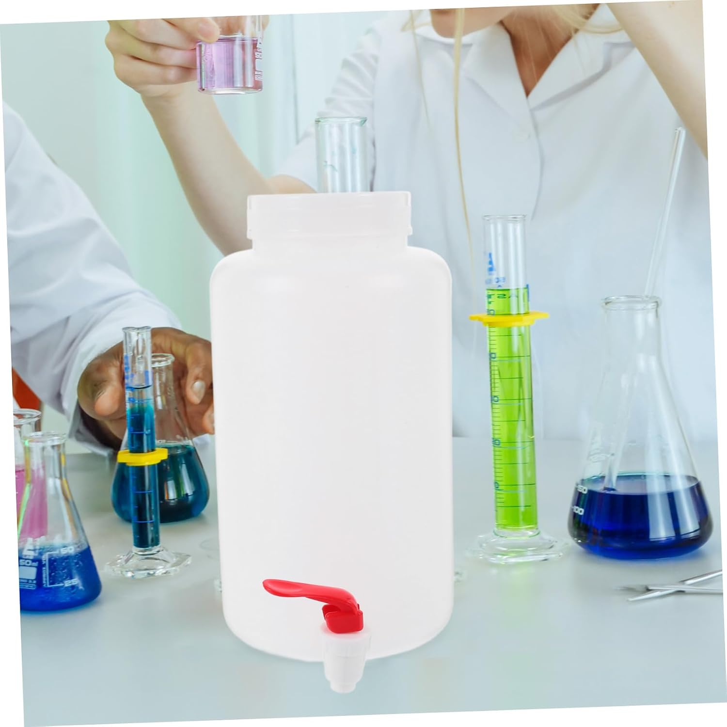 Laboratory Reagent Bottle Spigot Plastic Dispensing Jug for Safe Storage and Dispensing Leakproof Design for Laboratory Use