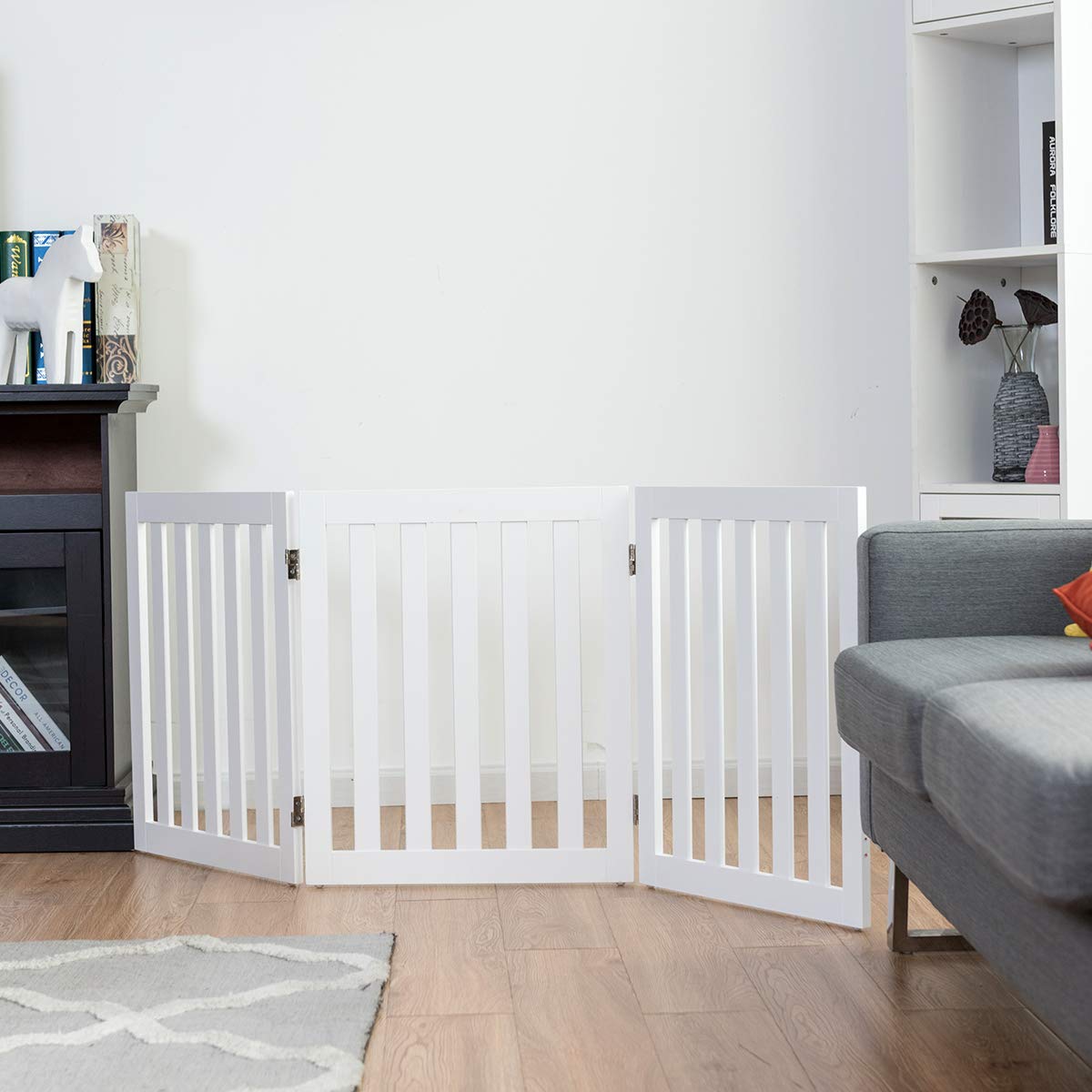 COSTWAY Cerca de Madera Plegable para Mascotas, Cerca para Perros con 4 Paneles y Almohadillas Antideslizantes, Cerca Amplia Giratoria a 360°, Barrera Expandible para Mascota (3 Paneles, Blanco)