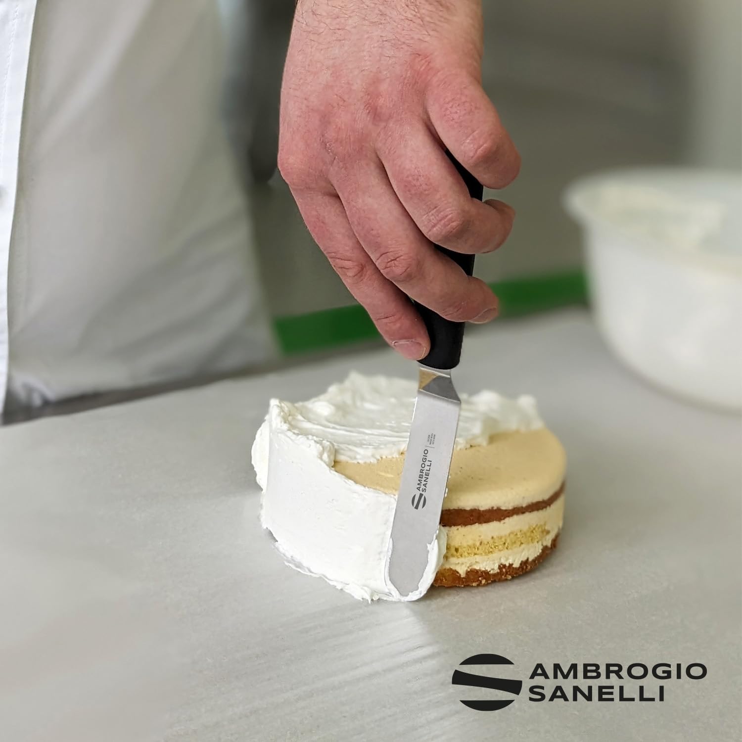 Ambrogio Sanelli - Linea Supra - Spatola di precisione retta cm 12 in Acciaio Inox di alta qualità e Manico Ergonomico in SEBS, Attrezzatura Professionale per Chef, Pasticcieri e Panificatori.