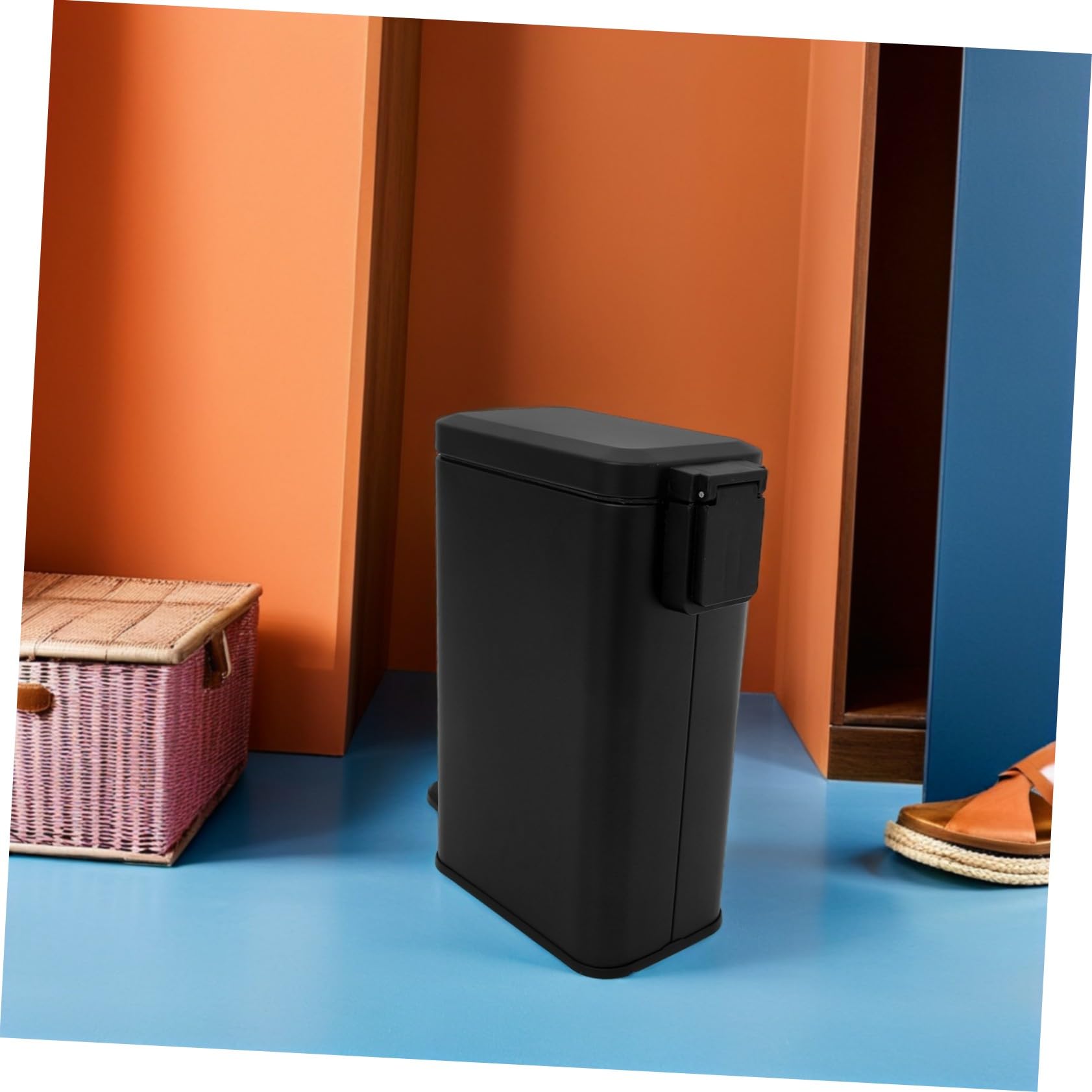 Operitacx Cubo de Basura con Pedal y Tapa Integrada de Acero Inoxidable Diseño y Capacidad de Cubo de Basura para Oficina y Hogar Basurero Compacto con Cierre Olores