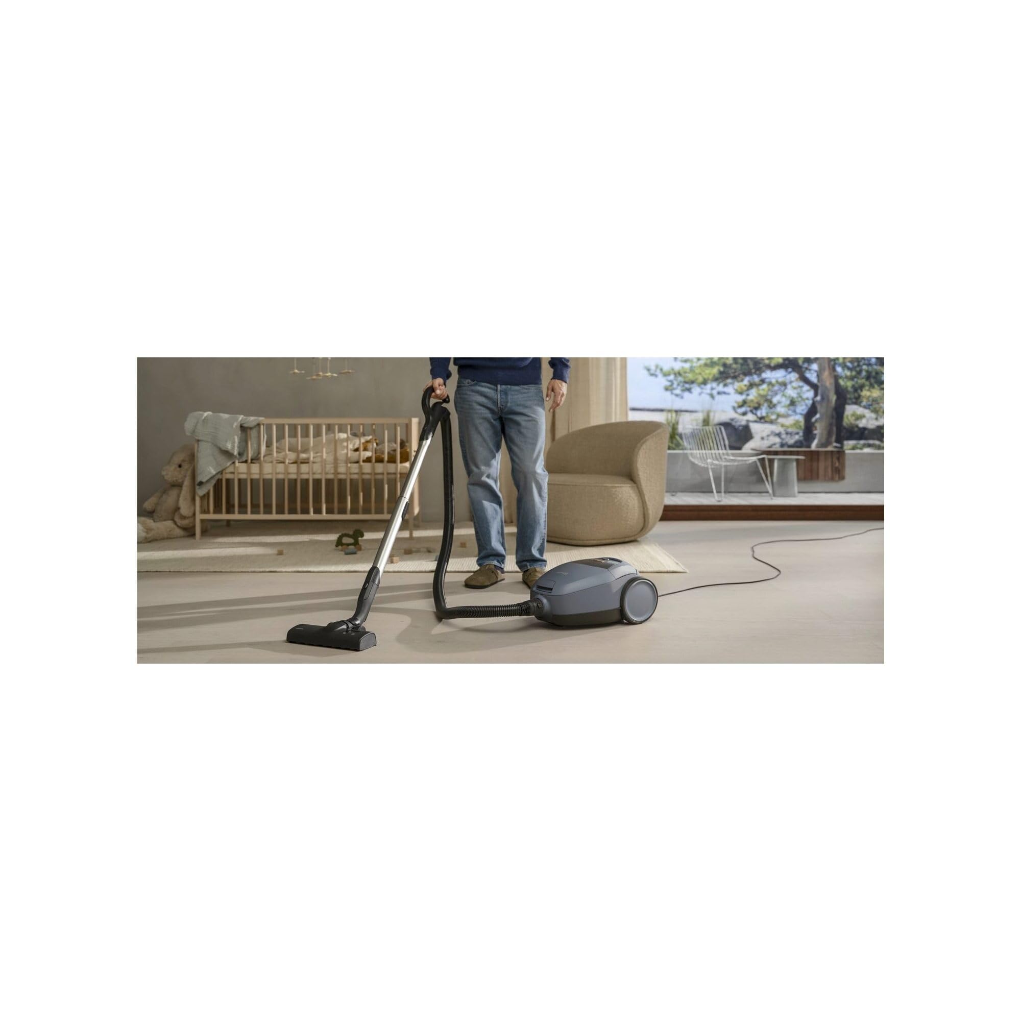 Electrolux 700 Silent Aspirateur avec Sac EB71U2LDB, Ultra Silencieux 59 DB, Brosse AllFloor Auto Tous Sols, Filtre Hygiène E12 Lavable, Rayon d’Action 12 m, 3,5 L, Bleu Denim Clair