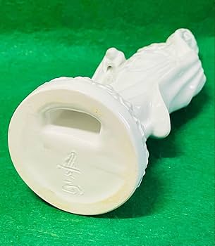 Amazon.co.jp: 有田焼晏正窯白磁観音像 陶磁器製木箱付き : おもちゃ