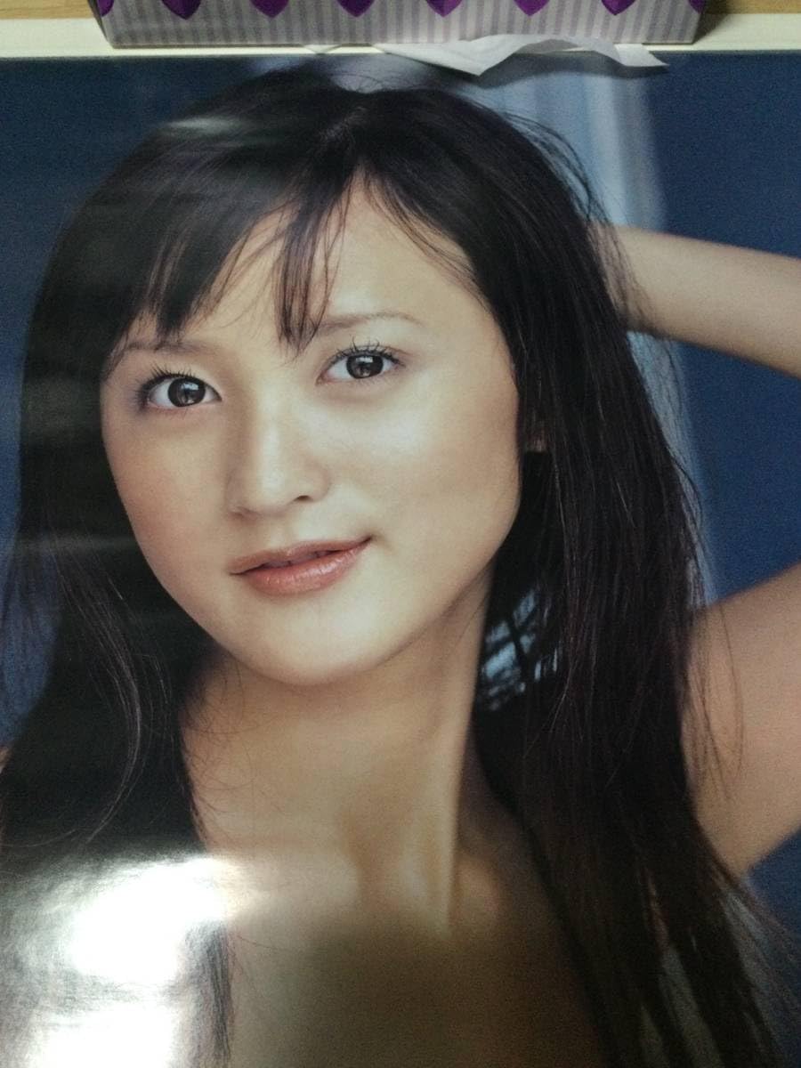 Amazon.co.jp: 2006小松彩夏カレンダーです : 文房具・オフィス用品