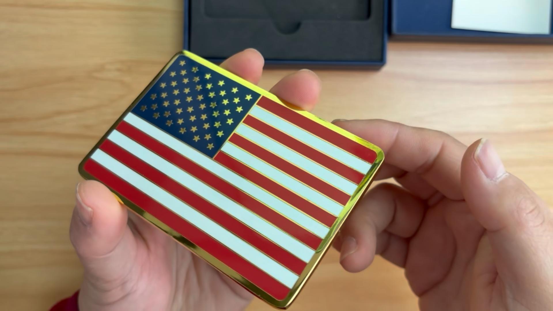 Imán decorativo metal bandera EE. UU. con esmalte y caja miniatura 7